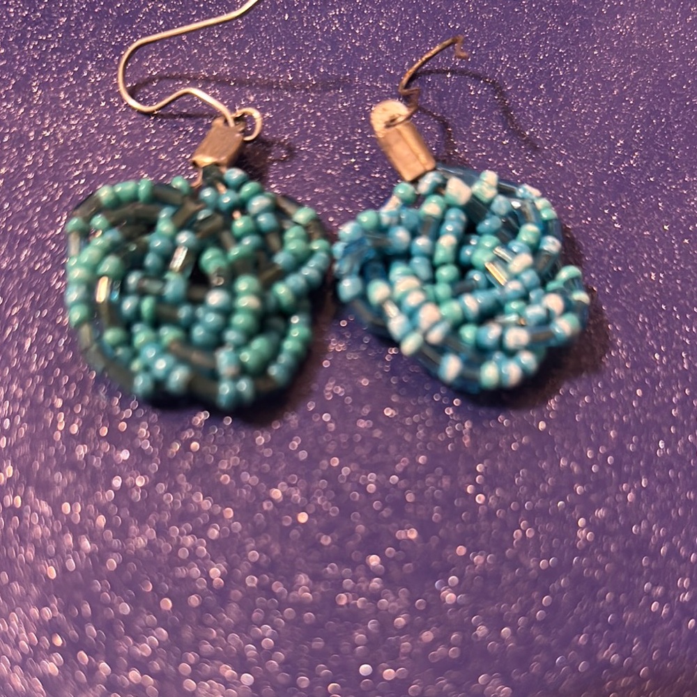 Elegant Beaded Earrings in Turquoise